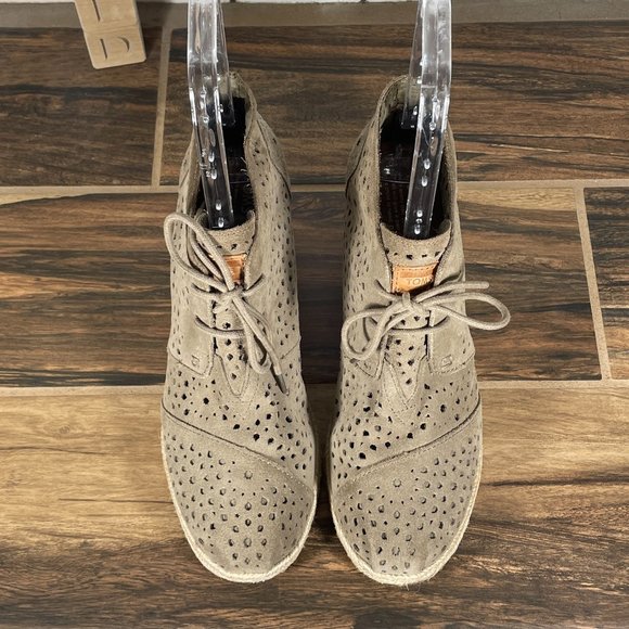 Toms Desert Wedge Womens Size 10 Shoes Taupe Suede Comfort Espadrille Ankle Boot - Picture 11 of 12
